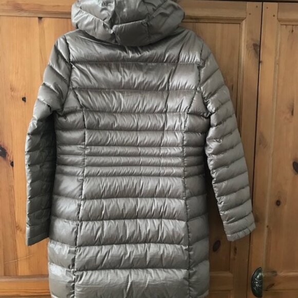 Light Weight Down coat, size M, Excellent condition ! - Picture 2 of 7